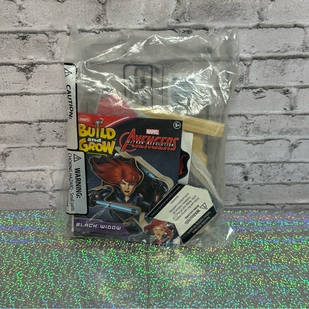 Marvel Avengers Ultron Revolution BLACK WIDOW Lowe's Build & Grow Wood Kit NEW